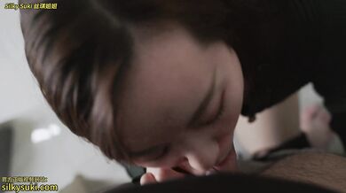 淫荡的丝袜小妈被隔壁邻居干到潮吹